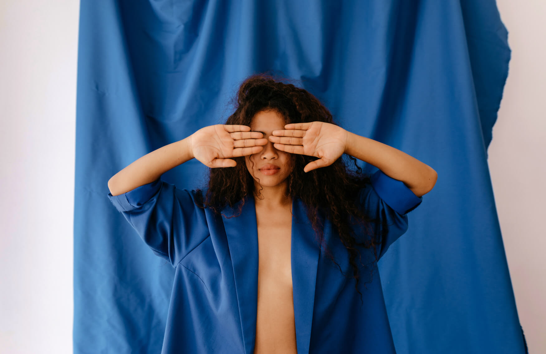 4 unexpected ways pulling an all-nighter is affecting your eyes